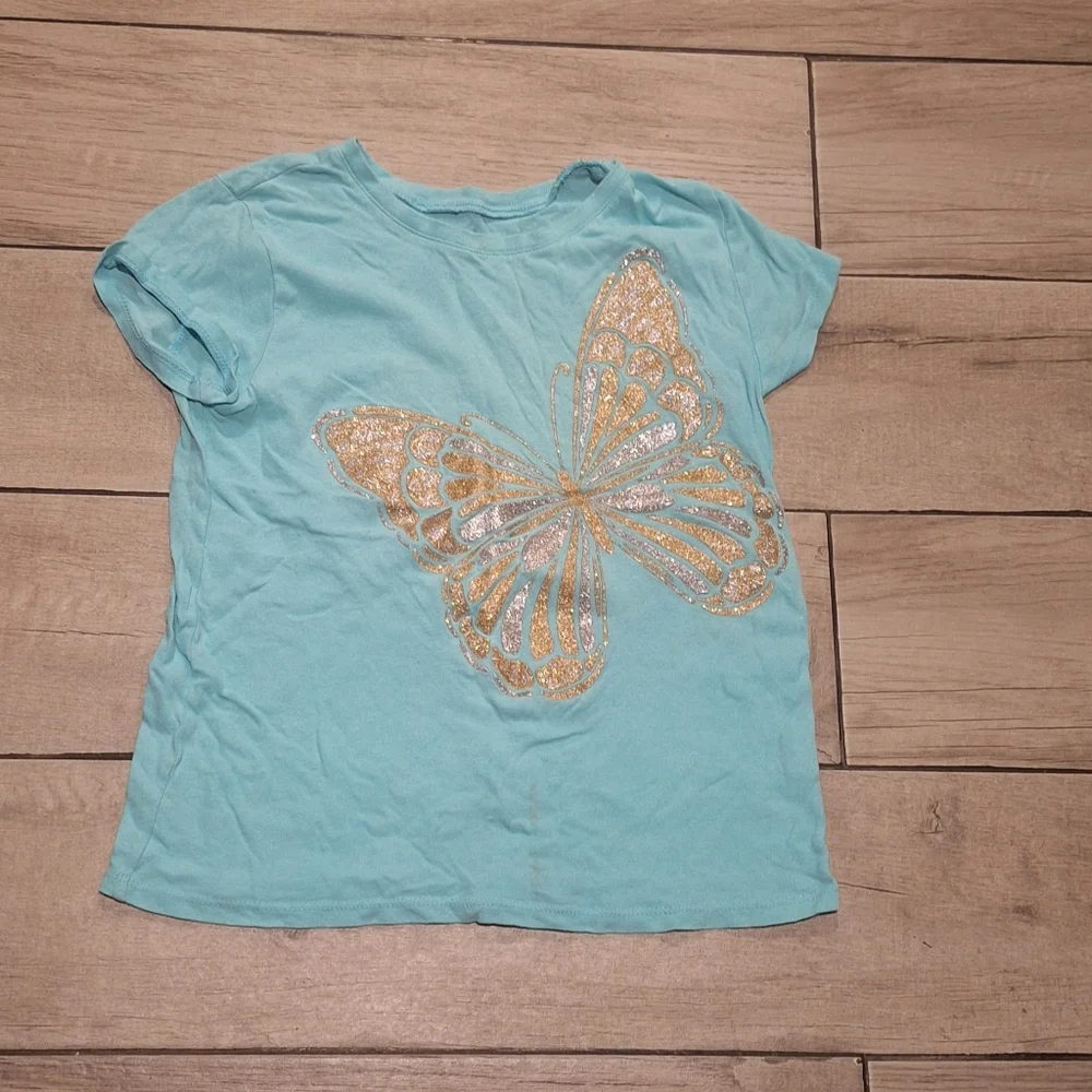 🍦 Childrens Place butterfly glitter tee☃️